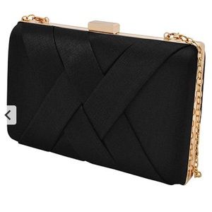 La Regale Black Clutch